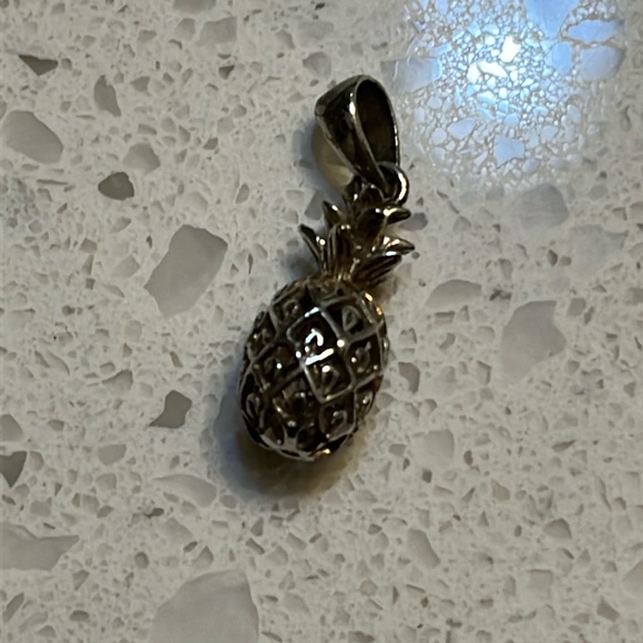 Silver pineapple charm 925 - Picture 1 of 3